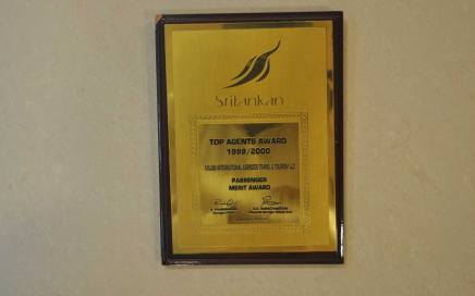 Top agent award from Sri Lankan Airways